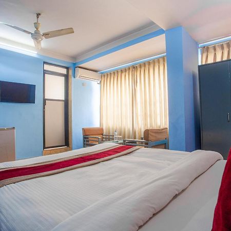 Oyo 808 Hotel Om Ganapati Pvt Ltd 加德满都 外观 照片
