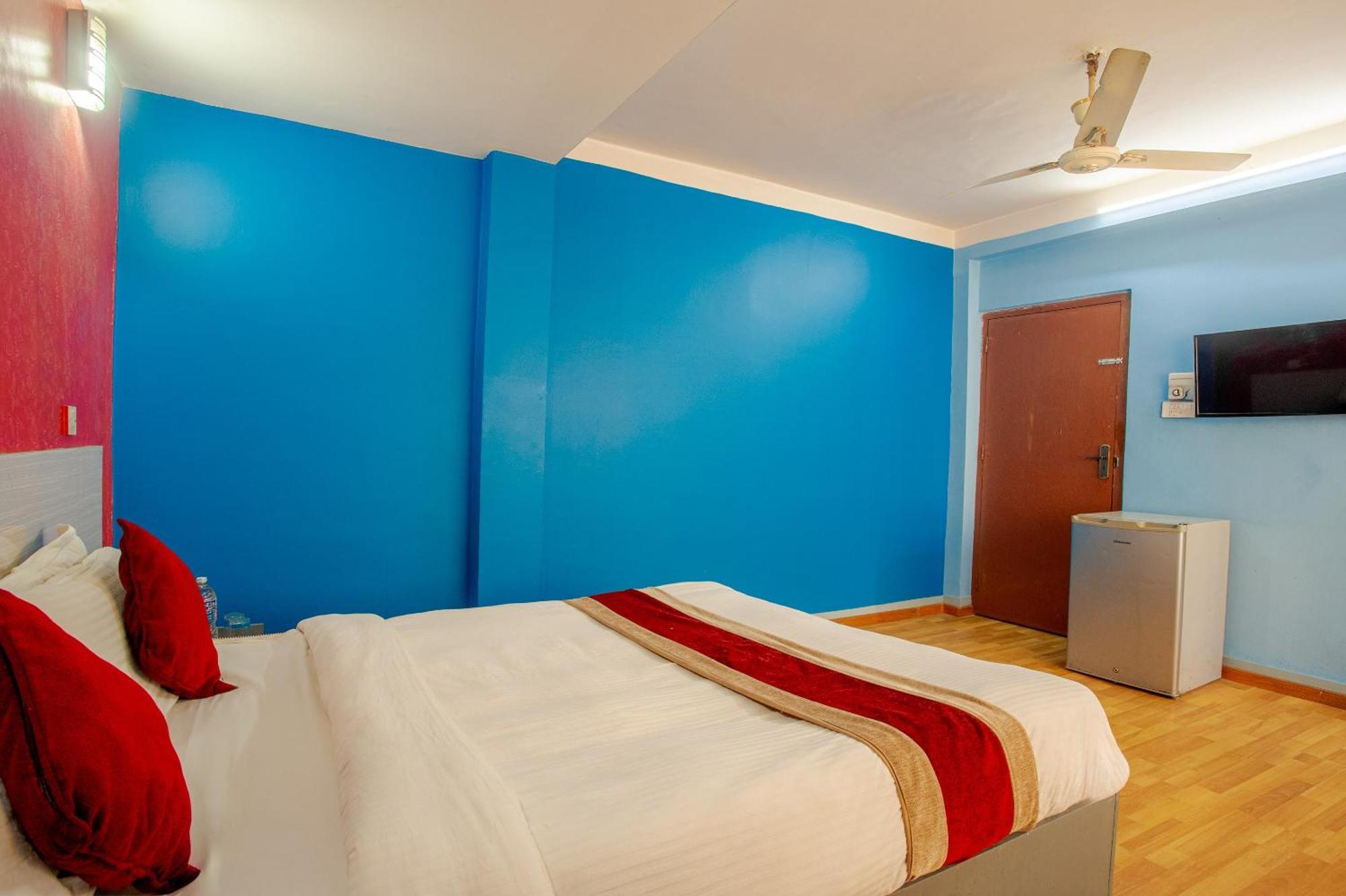 Oyo 808 Hotel Om Ganapati Pvt Ltd 加德满都 外观 照片