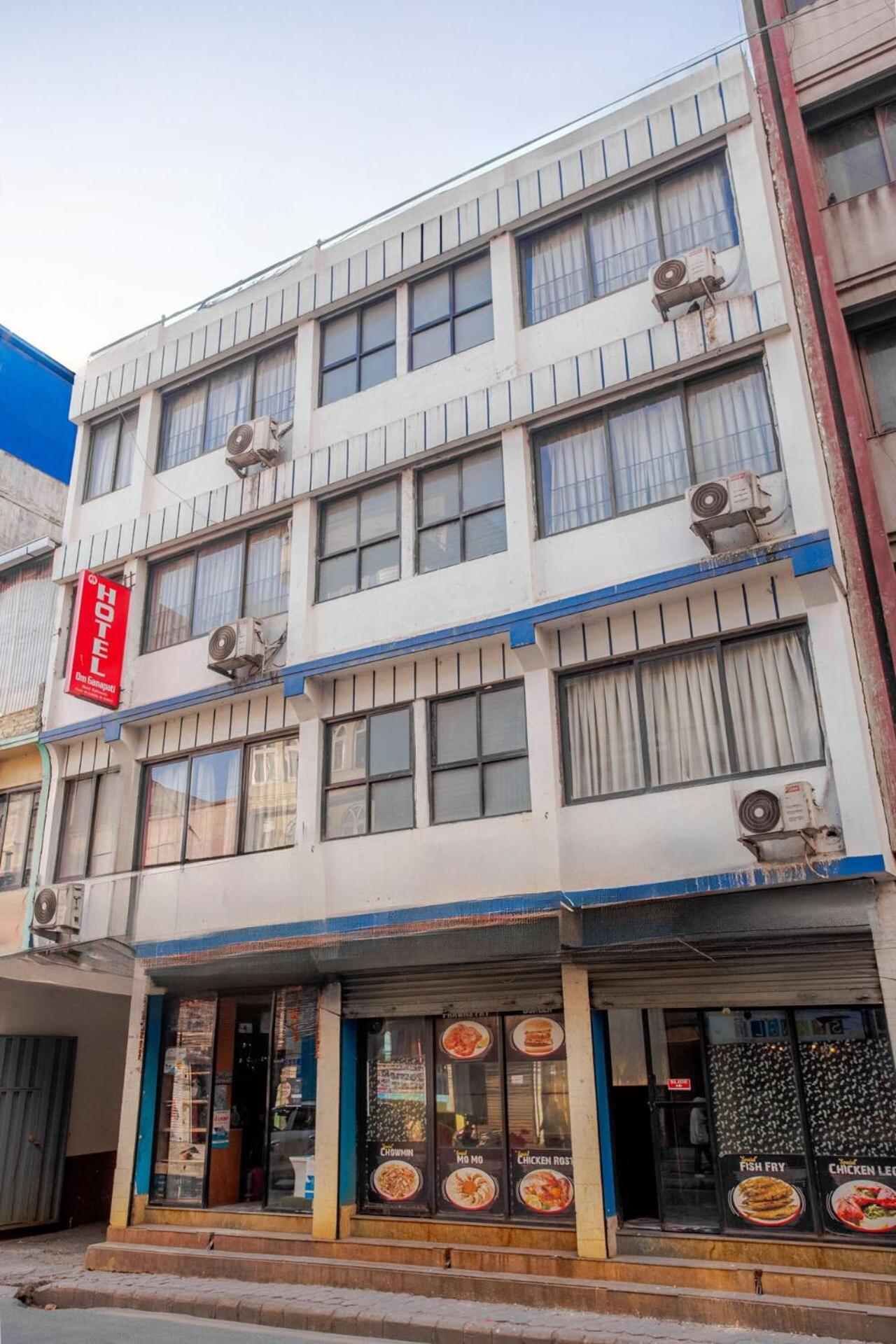 Oyo 808 Hotel Om Ganapati Pvt Ltd 加德满都 外观 照片