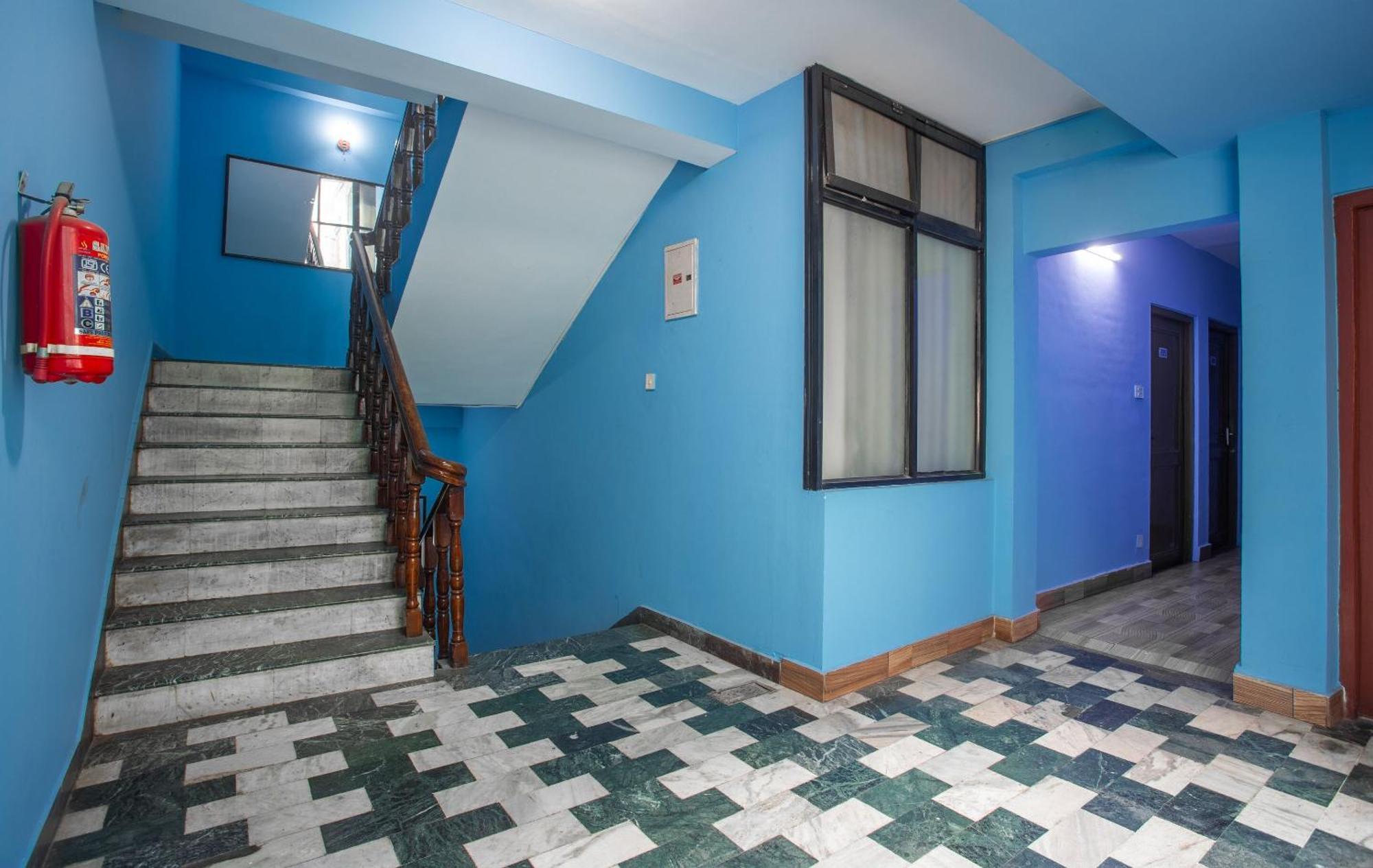 Oyo 808 Hotel Om Ganapati Pvt Ltd 加德满都 外观 照片