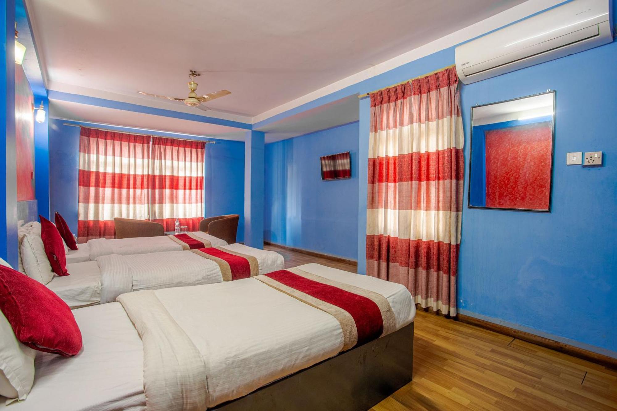 Oyo 808 Hotel Om Ganapati Pvt Ltd 加德满都 外观 照片