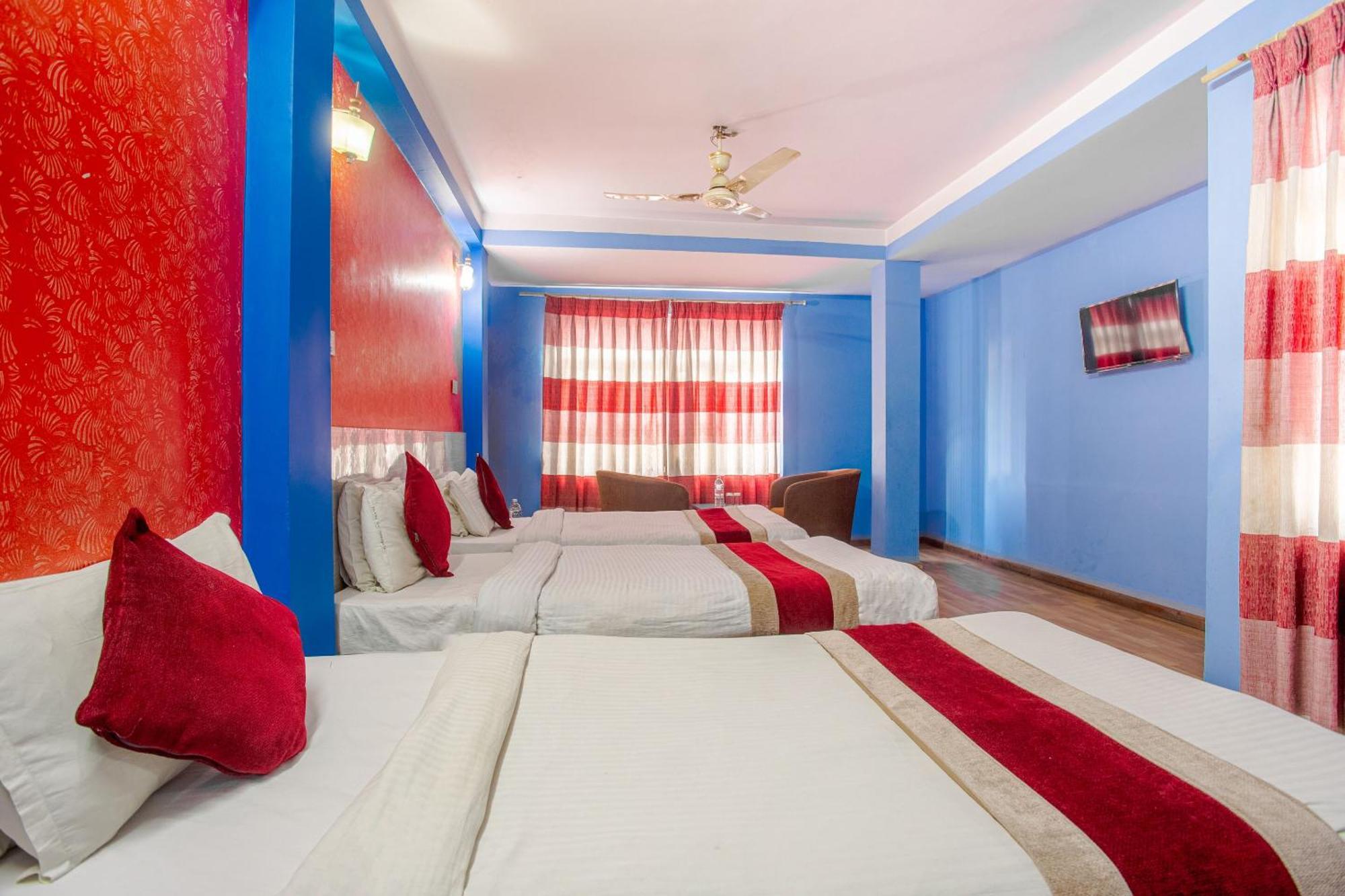 Oyo 808 Hotel Om Ganapati Pvt Ltd 加德满都 外观 照片